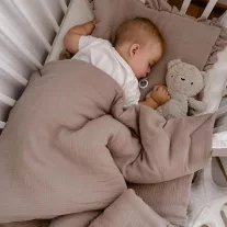 Infantilo muszlin fodros babaágynemű szett - bézs