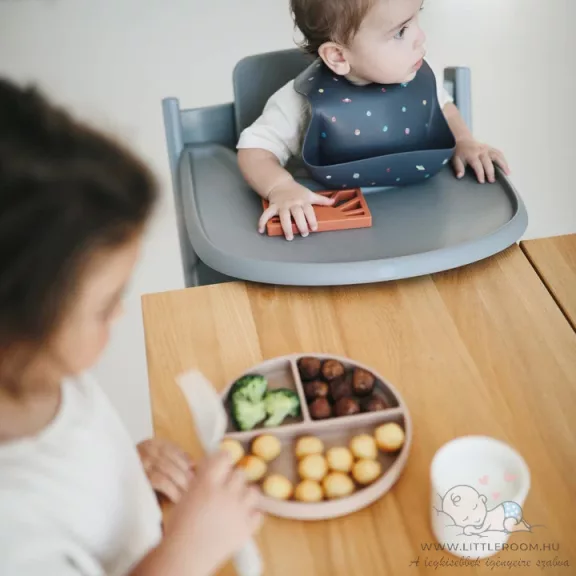 Mushie csúszásmentes lapostányér - krémfehér