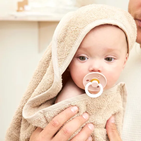 Meyco Baby kapucnis törölköző - homok