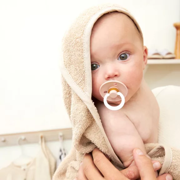 Meyco Baby kapucnis törölköző - homok